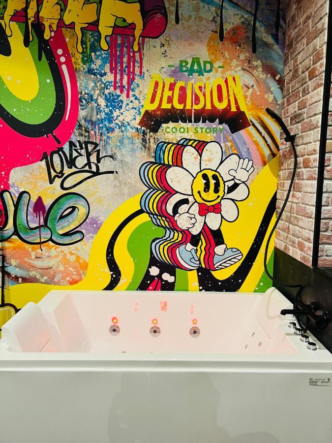 Capsule Street Art - Sauna- Jacuzzi - Playstation 5 - Billard - Netflix - Home Cinema - Terrasse Ντουαί Εξωτερικό φωτογραφία